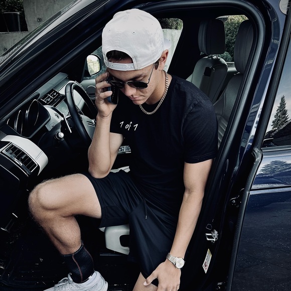 One of One Tee - Picture 1 of 4